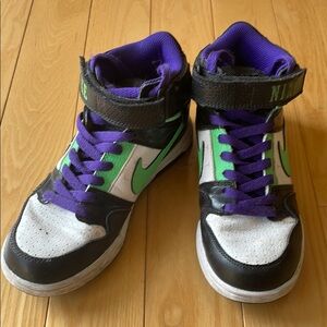 Vintage Kids High-Top Nike Sneakers - Black, White, Green, and Purple